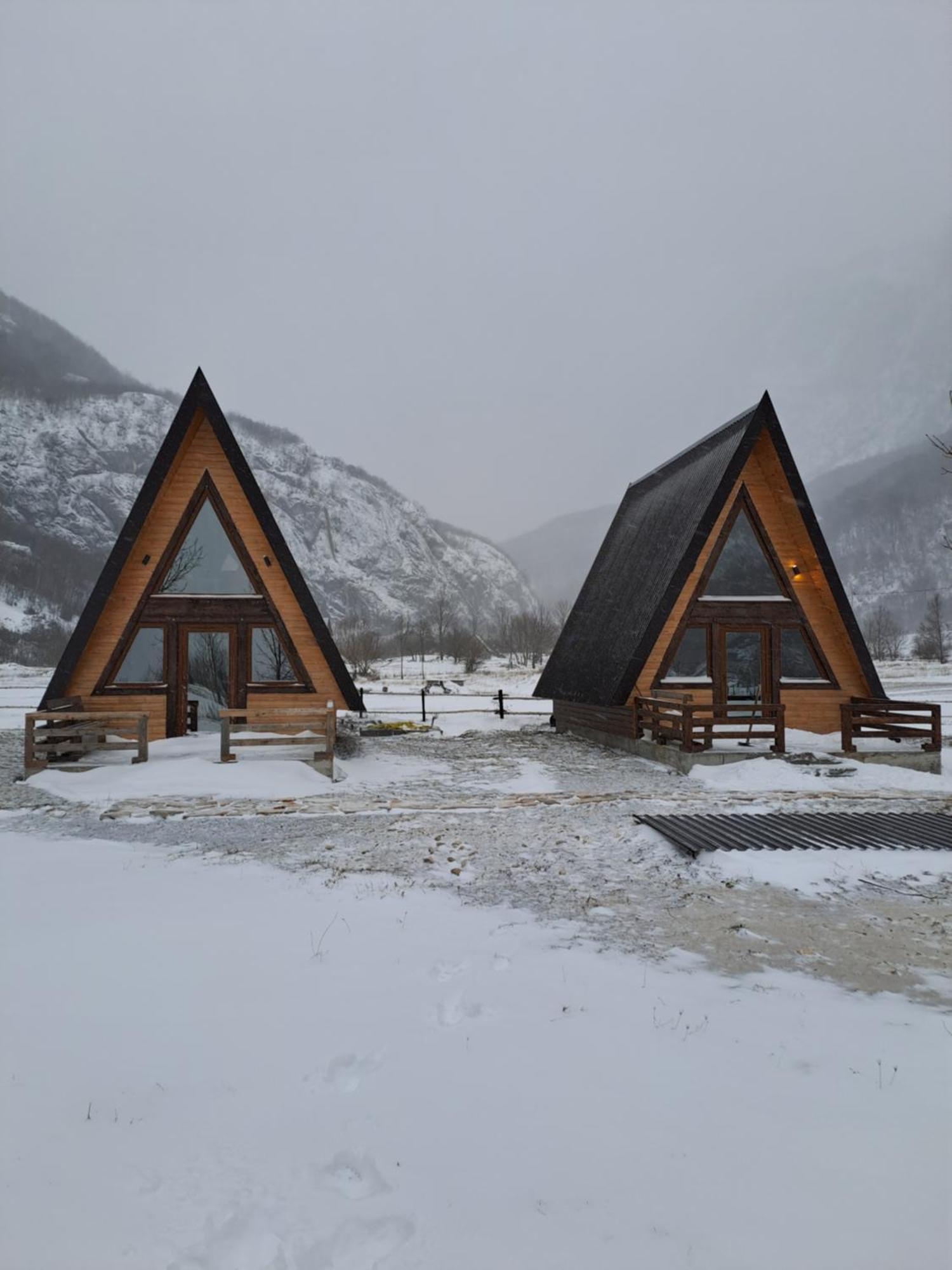 Wooden Cottages Konak Savnik 外观 照片