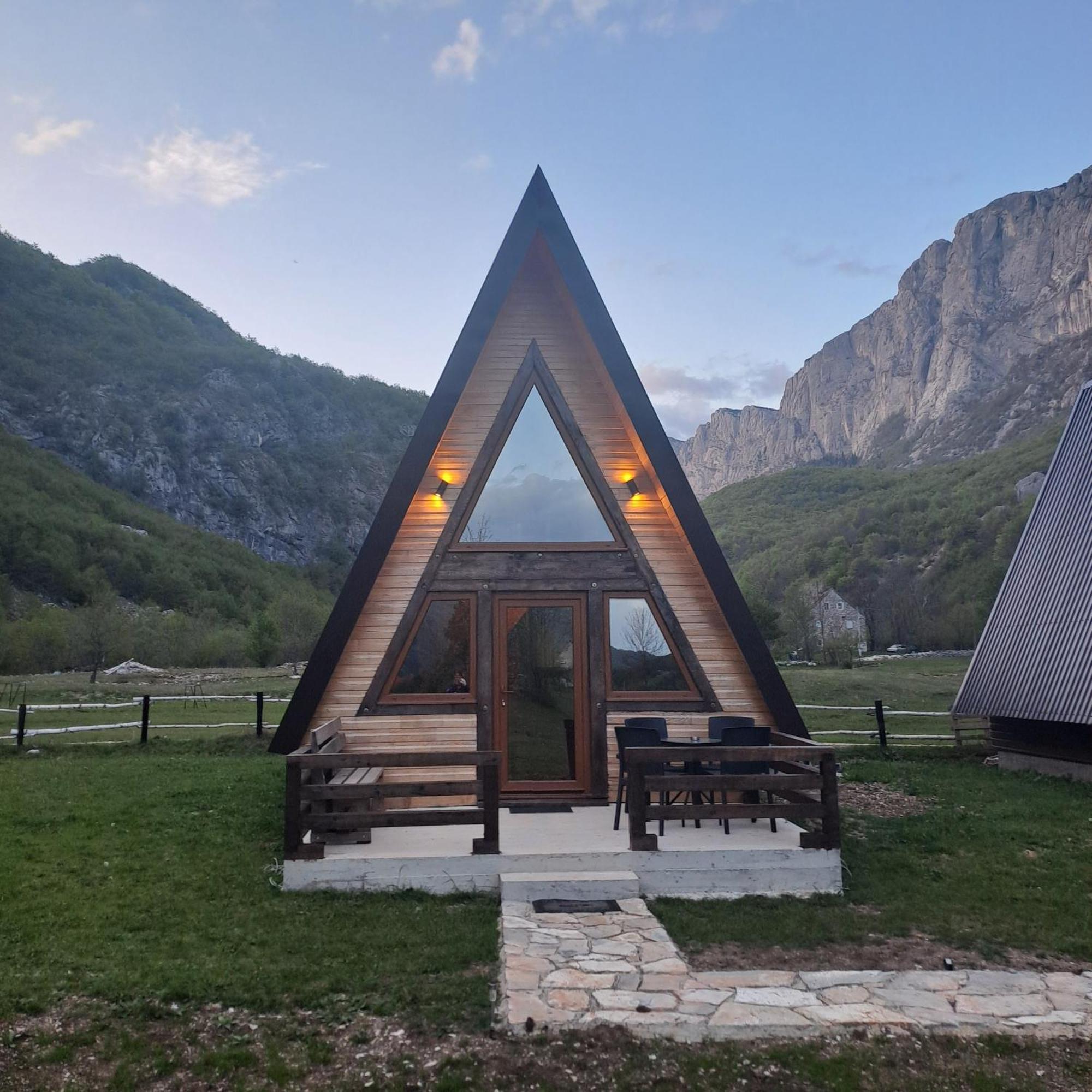 Wooden Cottages Konak Savnik 外观 照片