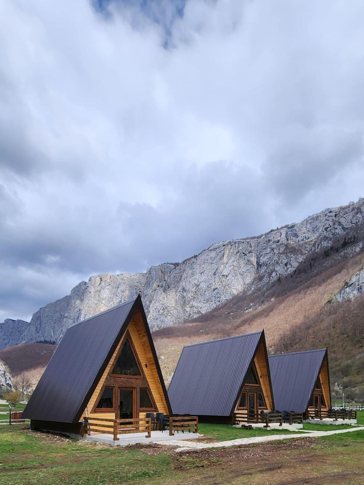Wooden Cottages Konak Savnik 外观 照片