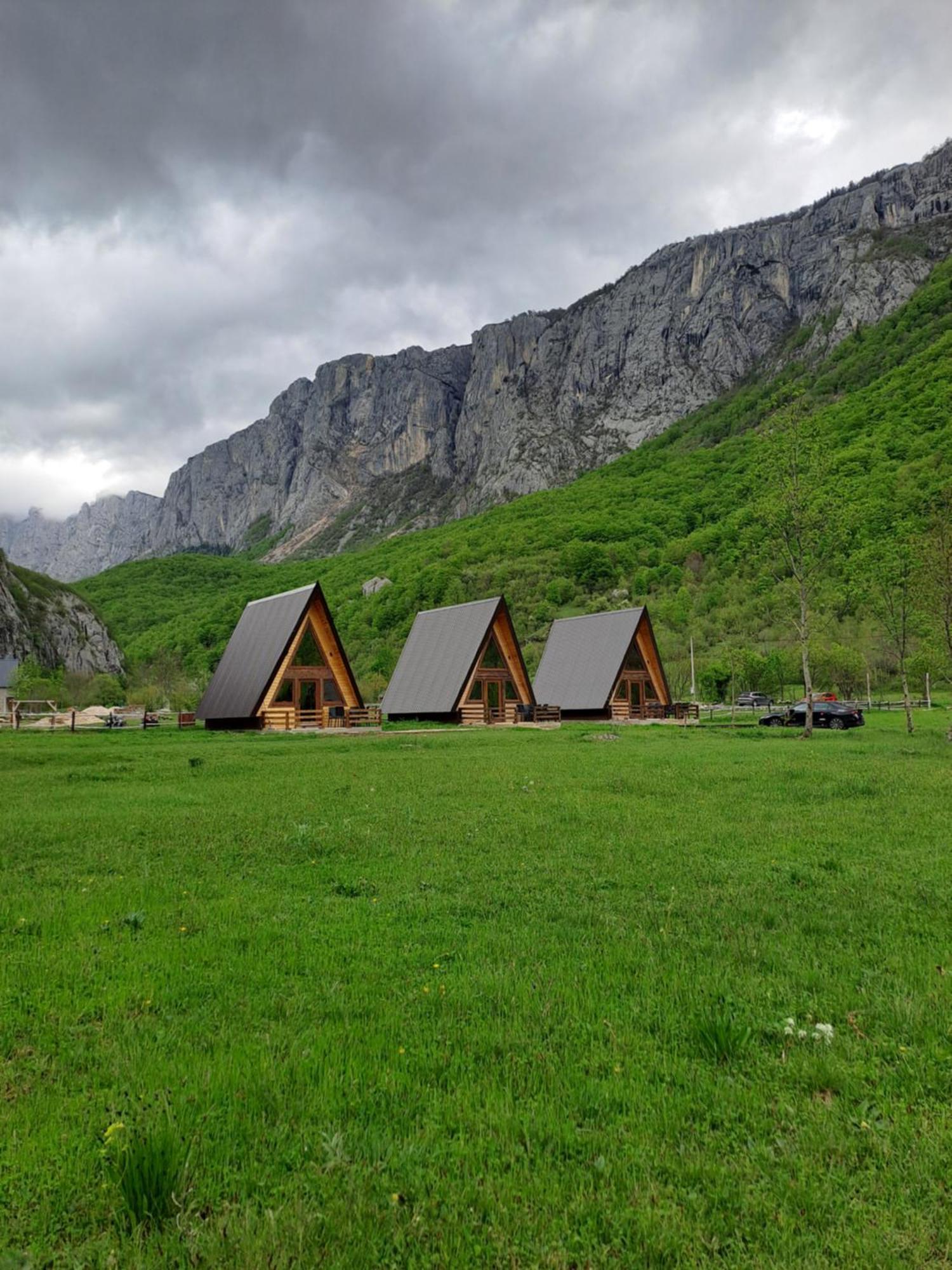 Wooden Cottages Konak Savnik 外观 照片